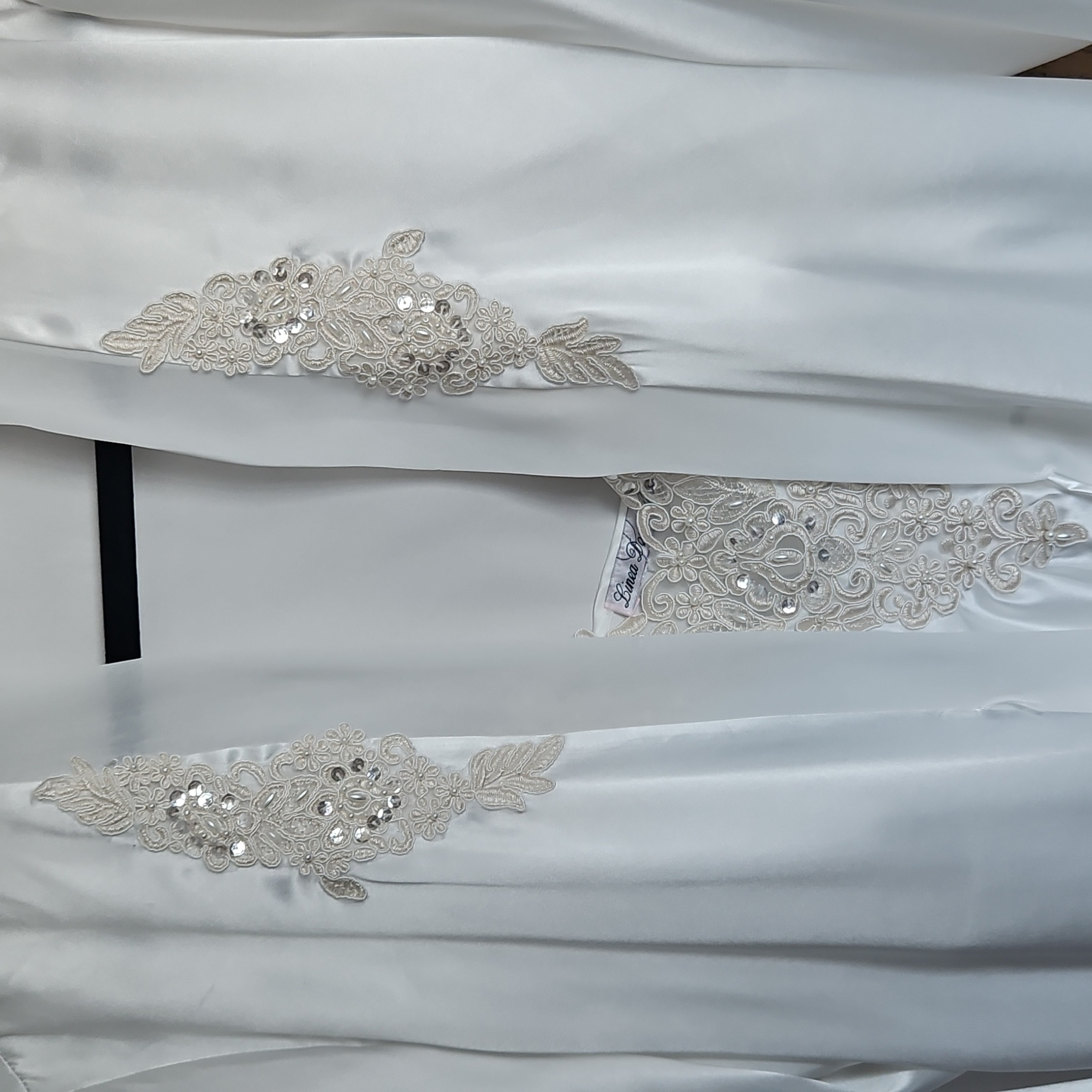 Linea Donatella White Elegant Gown And Robe